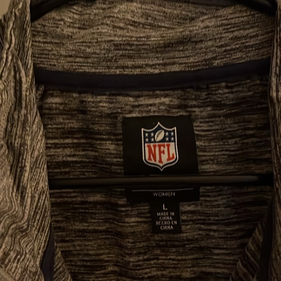 Patriots zip up long sleeve - Picture 2 of 3